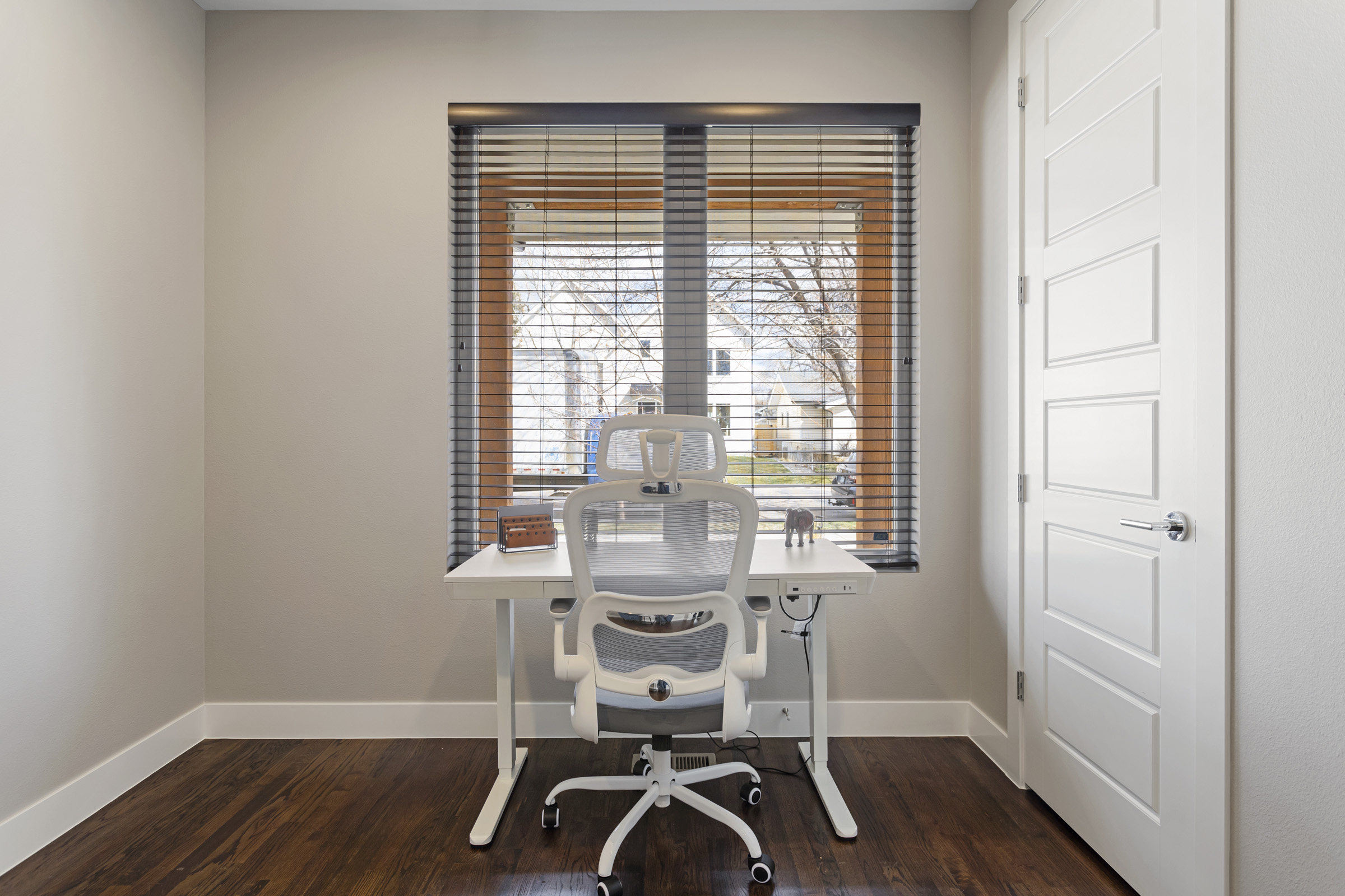 Dedicated home office in corporate housing Denver